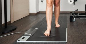 Le bilan postural pour les sportifs : Un atout majeur pour les sportifs. Consultation au cabinet de Châteauroux d'Aurélie Choquet, podologue du sport.